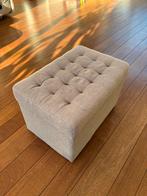 Taupe poef van Pronto Wonen met opbergvak, Ophalen, Minder dan 50 cm, Zo goed als nieuw, Stof