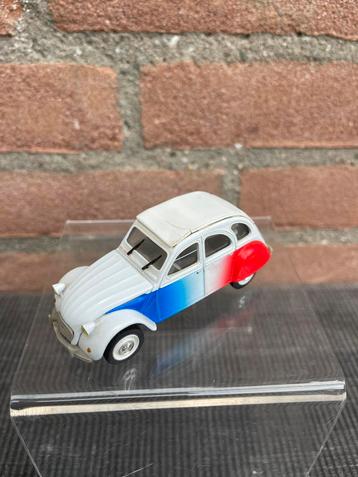 1:43 NOREV CITROËN 2CV **SCHADE** …. 5,- beschikbaar voor biedingen