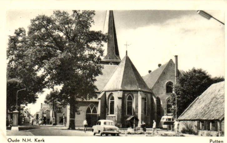 Oude N.H. Kerk - Putten - auto fiets volk - gelopen, Verzamelen, Ansichtkaarten | Nederland, Gelopen, Gelderland, Voor 1920, Ophalen of Verzenden