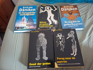 Erich von Däniken - 5 Boeken (Gelezen Staat) beschikbaar voor biedingen