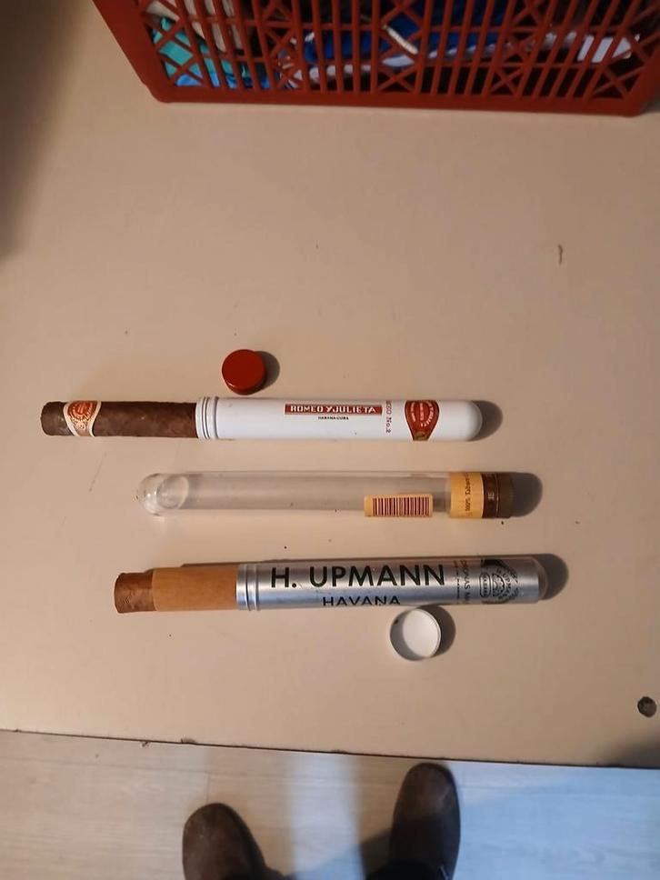 Cubaanse Sigaren + Bewaarkokers & Sigarensnijder, Verzamelen, Rookartikelen, Aanstekers en Luciferdoosjes, Gebruikt, Overige typen