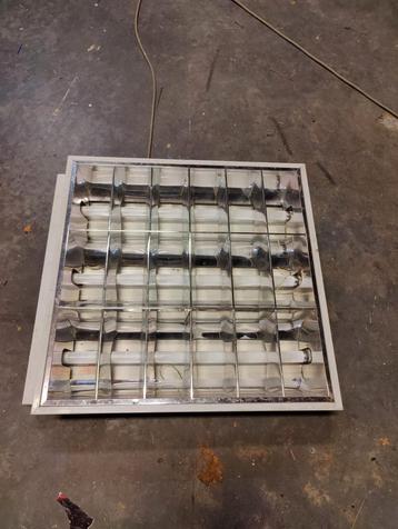 tl bak  3 x 18w 60x60 beschikbaar voor biedingen