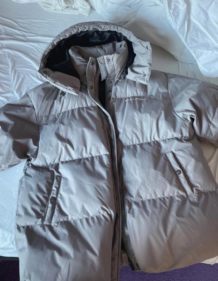 Daily Paper Puffer Jacket - Maat M, Kleding | Dames, Jassen | Zomer, Zo goed als nieuw, Maat 38/40 (M), Grijs, Ophalen of Verzenden