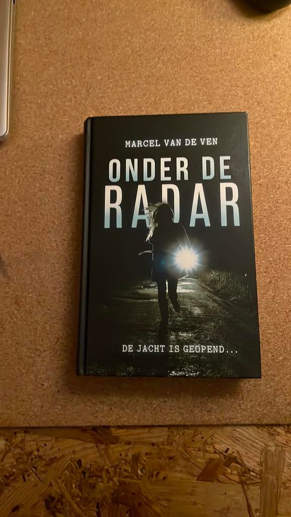 Marcel van de Ven - Onder de radar, Boeken, Kinderboeken | Jeugd | 10 tot 12 jaar, Zo goed als nieuw, Ophalen of Verzenden