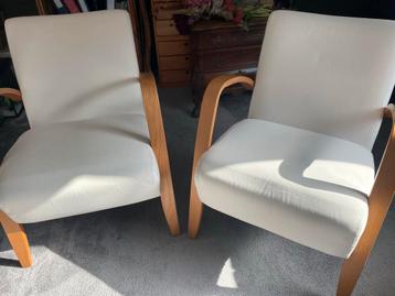 2 IKEA Stoelen - Hoezen kunnen eraf! beschikbaar voor biedingen