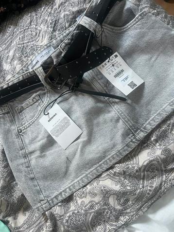 Niewe kleding beschikbaar voor biedingen