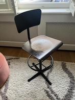 Dykmeyer stalen barkruk (walnoot kleur), Ophalen, Gebruikt, In hoogte verstelbaar, Metaal