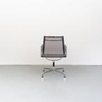 8x Vitra Eames EA 108 Stoel Antraciet Netweave - Chroom, Niet ingevuld, Niet ingevuld, Ophalen of Verzenden, Zo goed als nieuw