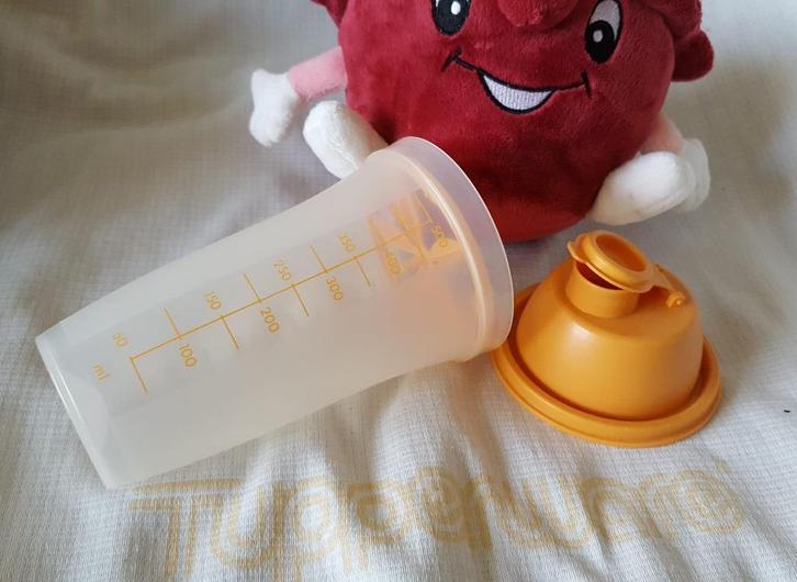 Tup. adv. 4: Quickshaker 500 ml oud model, slagroomklopper, Huis en Inrichting, Keuken | Tupperware, Gebruikt, Overige typen, Ophalen of Verzenden