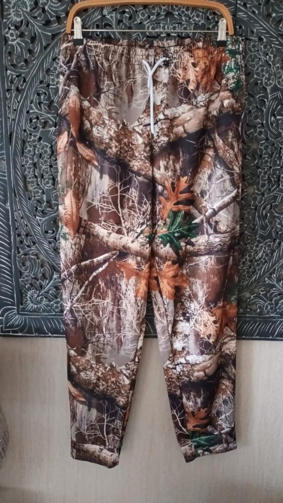 Camouflage Trainingsbroek - Maat L, Kleding | Heren, Broeken en Pantalons, Nieuw, Maat 52/54 (L), Bruin, Ophalen of Verzenden