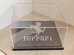 Ferrari vitrine, carbon bodemplaat / Ferrari logo. *UNIEK*, Ophalen of Verzenden, Zo goed als nieuw, Overige typen, Overige merken
