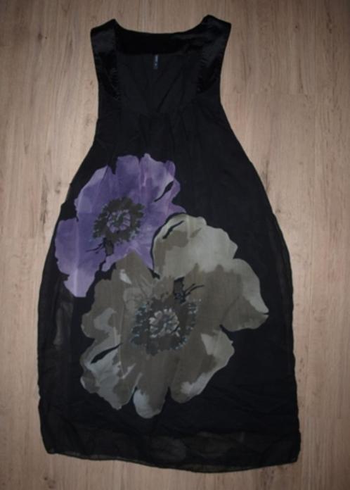 Zwarte Jurk Bloemprint B. Young (S), Kleding | Dames, Jurken, Gedragen, Maat 36 (S), Zwart, Knielengte, Ophalen of Verzenden