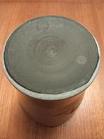 Vaas vintage keramiek met hert eland hoogte 13,5 cm., Gebruikt, Overige kleuren, Aardewerk of Porselein, Ophalen of Verzenden