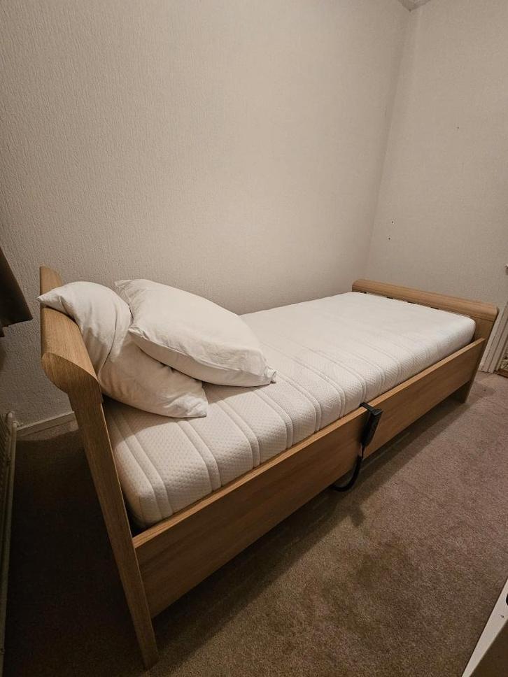 Elektrisch bed 90x200 + Auping Adagio Firm matras - nieuw, Huis en Inrichting, Slaapkamer | Bedden, Nieuw, Eenpersoons, 90 cm
