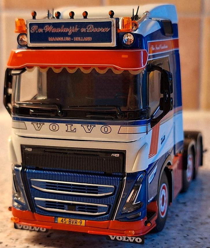 VOLVO FH05 trekker "P. van Waalwijk van Doorn - Maassluis", Hobby en Vrije tijd, Modelauto's | 1:50, Nieuw, Bus of Vrachtwagen