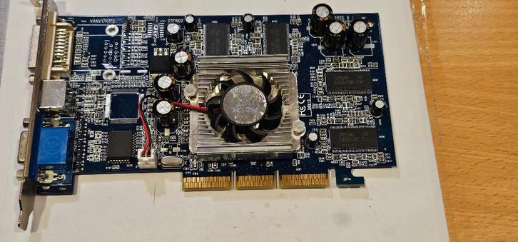 Retro PC kaarten PCIe,AGP VGA, Computers en Software, Videokaarten, Gebruikt, Overige chipsets, AGP, GDDR, Tv-Out, DVI, VGA, Ophalen of Verzenden