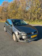 (Schade) Volkswagen Polo 1.2 TSI 77KW 2010 Grijs, Auto's, Voorwielaandrijving, 40 €/maand, 1200 kg, Handgeschakeld