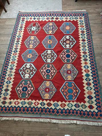 Prachtige handgeknoopte kelim tapijt. AFM: 245x173cm beschikbaar voor biedingen