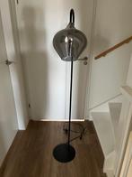Staande lamp (design lamp), Huis en Inrichting, Lampen | Vloerlampen, Ophalen, Zo goed als nieuw, Glas, Modern
