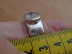 zilveren ring met kunststof steen [832], Sieraden, Tassen en Uiterlijk, Ringen, Dame, Zo goed als nieuw, Zilver, 19 tot 20