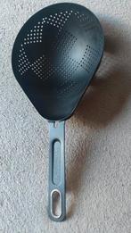 NIEUWSTAAT Typhoon vergiet schep zeef - staal - non stick, Ophalen of Verzenden, Zo goed als nieuw