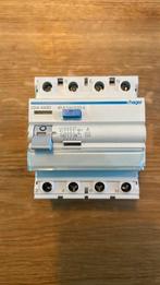 Hager - CDA440D - Aardlekschakelaar 3P+N 30mA, Ophalen of Verzenden, Zo goed als nieuw