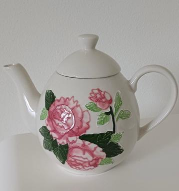 Theepot met bloemmotief V&D beschikbaar voor biedingen