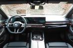 BMW i5 eDrive40 M Sport / Panoramadak / Adaptieve LED / Comf, Automaat, 2095 kg, Achterwielaandrijving, Zwart