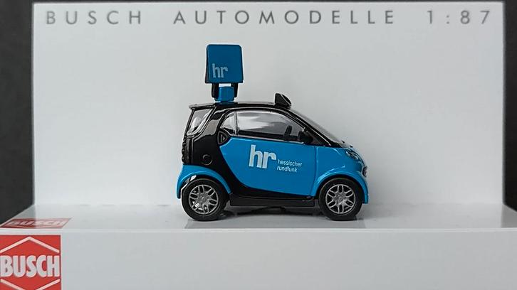 Smart Fortwo Hessischer Rundfunk 1:87 H0 Busch Pol, Hobby en Vrije tijd, Modelauto's | 1:87, Nieuw, Auto, Overige merken, Verzenden