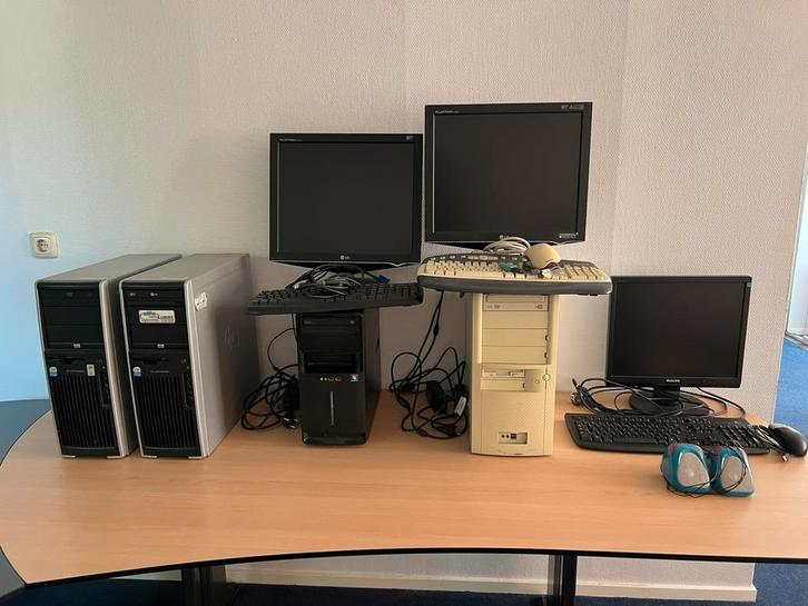 Voor hobbyist diverse Computers Beeldschermen Toetsenborden, Computers en Software, Desktop Pc's, Gebruikt, Onbekend, Ophalen