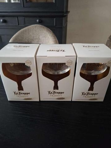 Verschillende Speciaal bierglazen Nieuw beschikbaar voor biedingen