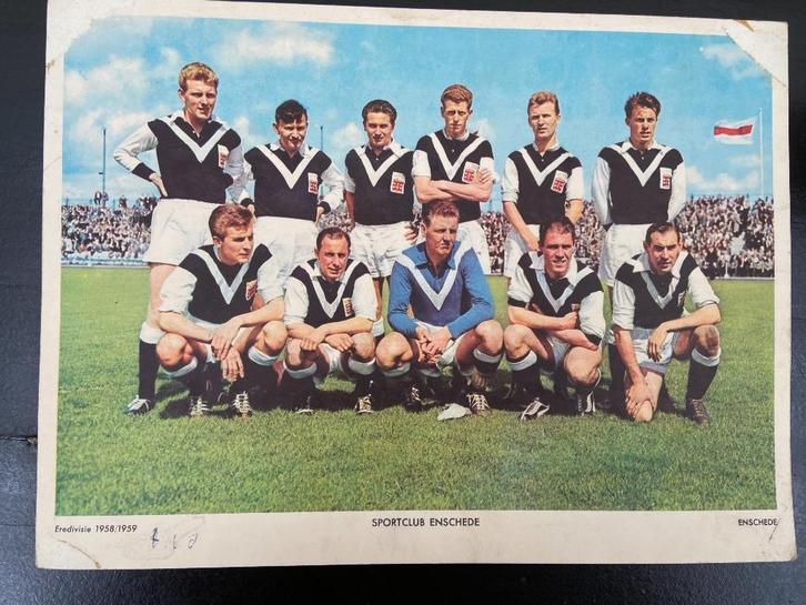 Sportclub Enschede Esso voetbalplaat uit het seizoen 1958, Verzamelen, Sportartikelen en Voetbal, Gebruikt, Poster, Plaatje of Sticker