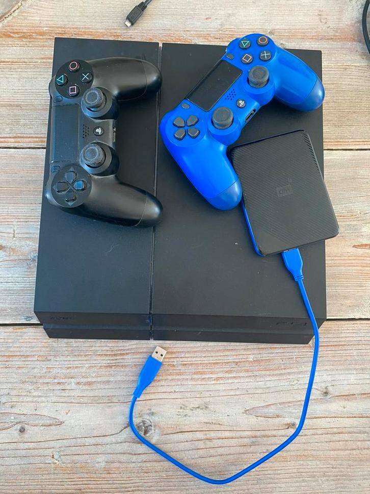 PlayStation 4(500GB)+2 controllers+Black Ops 3+1TB schijf, Spelcomputers en Games, Spelcomputers | Sony PlayStation 4, Zo goed als nieuw