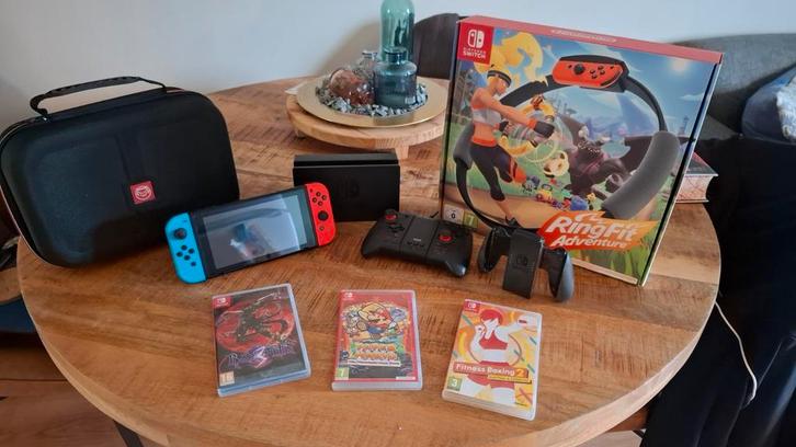 Nintendo Switch Compleet pakket + games ., Spelcomputers en Games, Games | Nintendo Switch, Gebruikt, Avontuur en Actie, 1 speler
