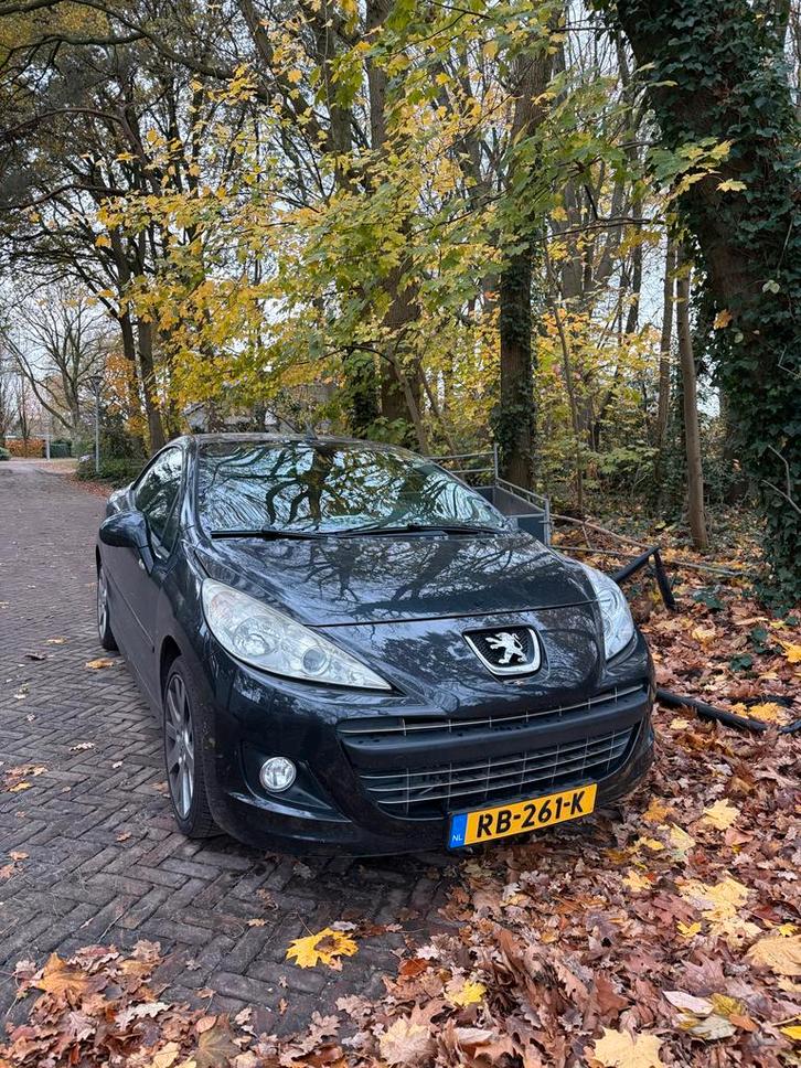 Peugeot 207 1.6 VTI CC 88KW AUT 2011 Zwart, Auto's, Peugeot, Particulier, ABS, Airbags, Airconditioning, Bochtverlichting, Centrale vergrendeling