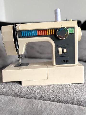 Naaimachine  beschikbaar voor biedingen