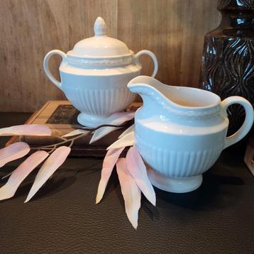 Wedgwood Suikerpot & Melkkannetje beschikbaar voor biedingen