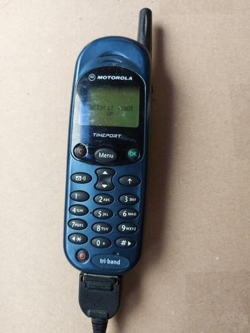 Vintage Motorola Timeport Tri-band mobiele telefoon.  beschikbaar voor biedingen