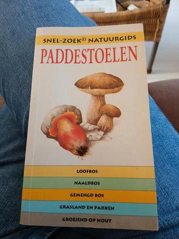 Paddenstoelen Gids - Snel-zoek Natuurgids beschikbaar voor biedingen