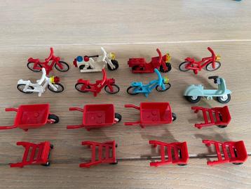 Lego motoren / scooter /  fietsen / kruiwagens / steekwagens beschikbaar voor biedingen
