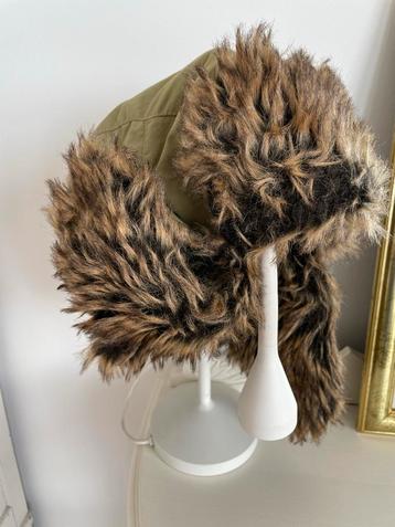 Bijenkorf Accessoires muts met vega bont look beschikbaar voor biedingen
