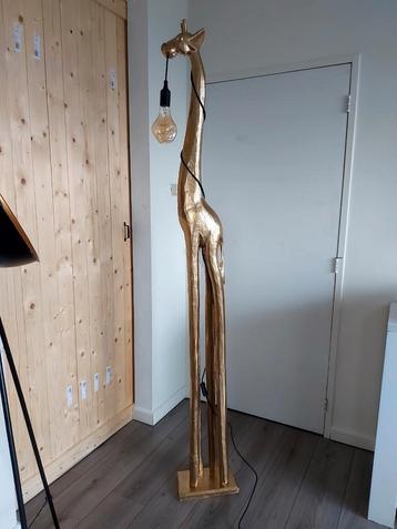Unieke Giraffe Lamp Goud 200cm kunst