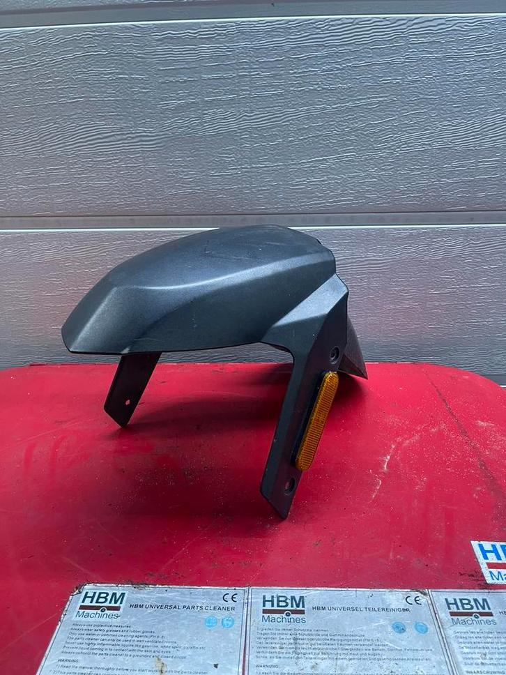 AGM/BTC R8 - Voorspatbord / Spatbord Voorzijde., Fietsen en Brommers, Brommeronderdelen | Algemeen, Gebruikt, Kap, Ophalen of Verzenden