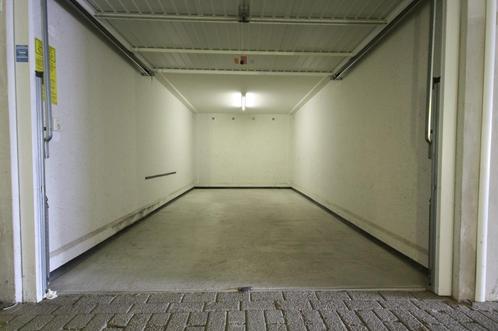 Goed beveiligde garage stalling opslag box in Rijswijk, Huizen en Kamers, Garages en Parkeerplaatsen, Den Haag