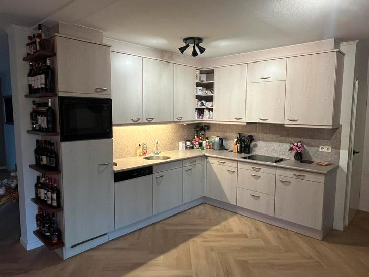 Mooie hoek keuken, Huis en Inrichting, Keuken | Complete keukens, Gebruikt, Hoekkeuken, Composiet, Ophalen of Verzenden