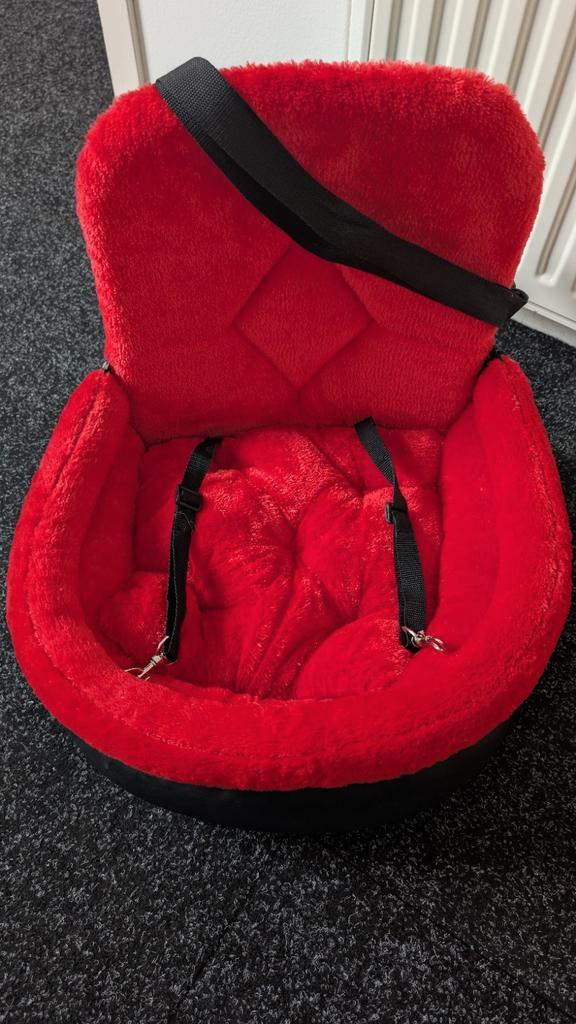 Goede autostoel hond, Dieren en Toebehoren, Hondenmanden, Zo goed als nieuw, Overige, Ophalen of Verzenden