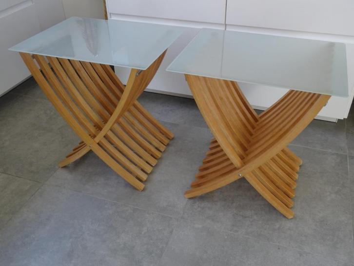 ikea tafel bijzettafel design Ekeberg nachtkastjes 2 voor 25, Huis en Inrichting, Tafels | Bijzettafels, Gebruikt, Overige vormen