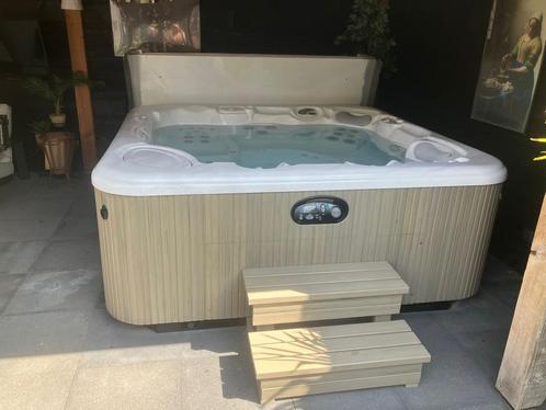 2.	5-persoons Jacuzzi Hotspring Envoy – Werkt perfect, Tuin en Terras, Bubbelbaden en Hottubs, Zo goed als nieuw, Ophalen of Verzenden