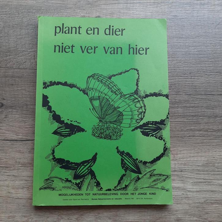Boek "Plant en dier, niet ver van hier.", Boeken, Natuur, Gelezen, Ophalen of Verzenden