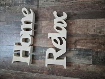 Rivierdale houten letters decoratie beschikbaar voor biedingen